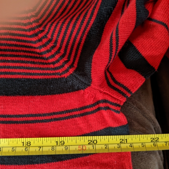 Pretty sweater - Picture 6 of 9